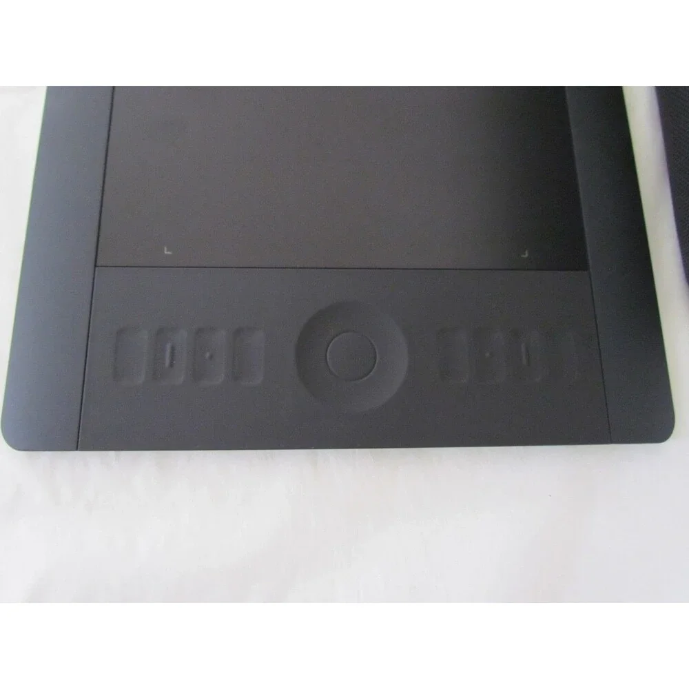 Wacom Intuos5 Touch Medium Drawing Tablet PTH-650 Complete w Pen Stand Case EUC